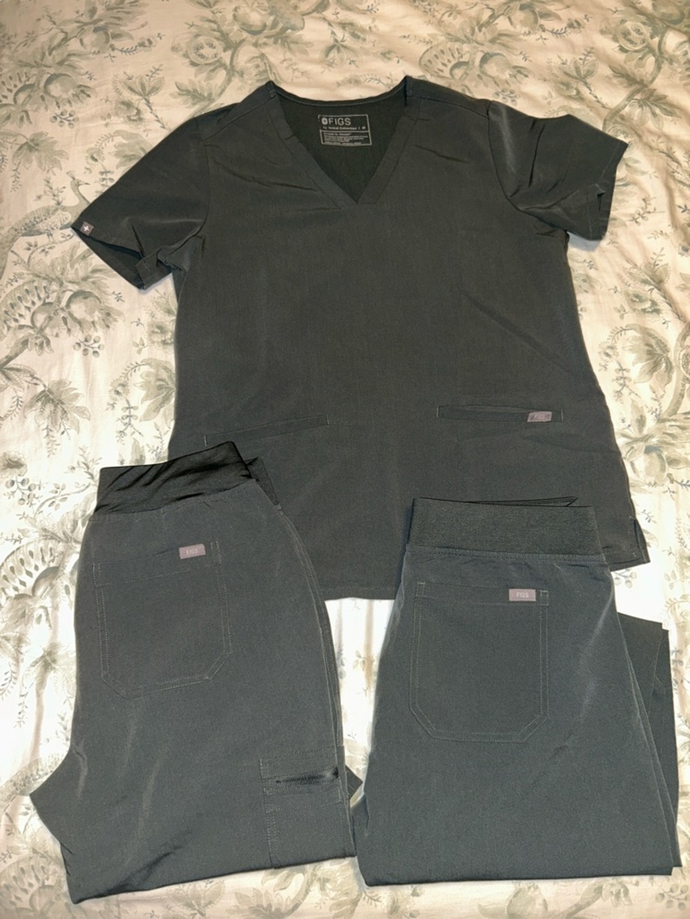 Figs scrubs set, size medium.